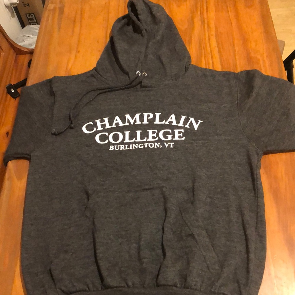 NWOT CHAMPLAIN COLLEGE HOODIE - MEN’S MEDIUM